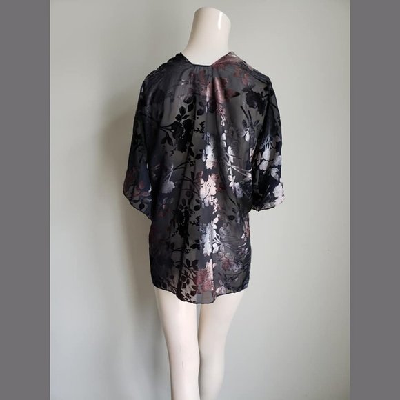 Loft Short Kimono - Picture 9 of 10